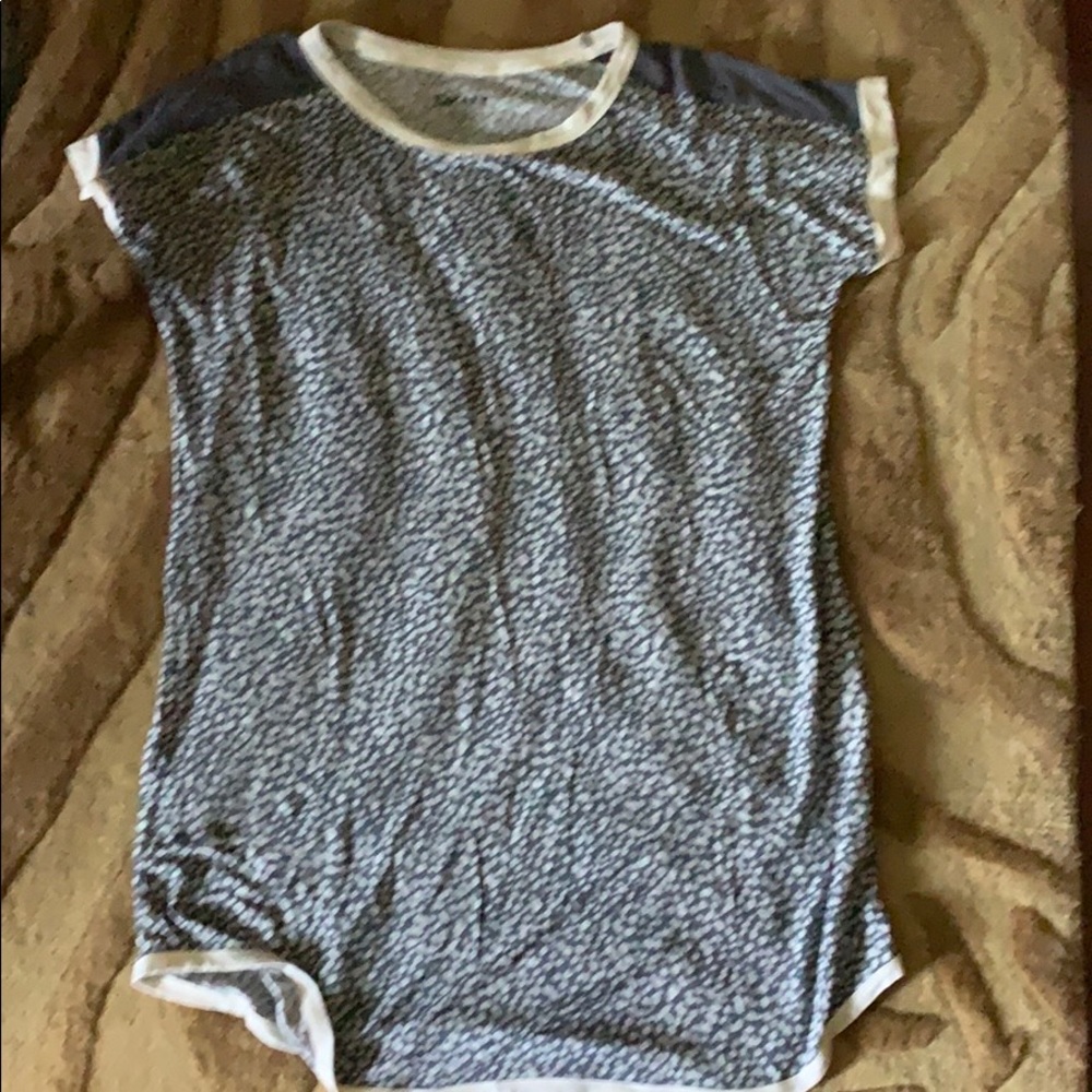 DKNY night shirt / tunic gray & white